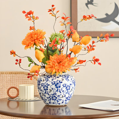 Ornements de fleurs simulées