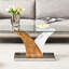 Table à thé avec plateau en verre trempé, base avec texture en bois, apporte à la table basse la nature à l'intérieur