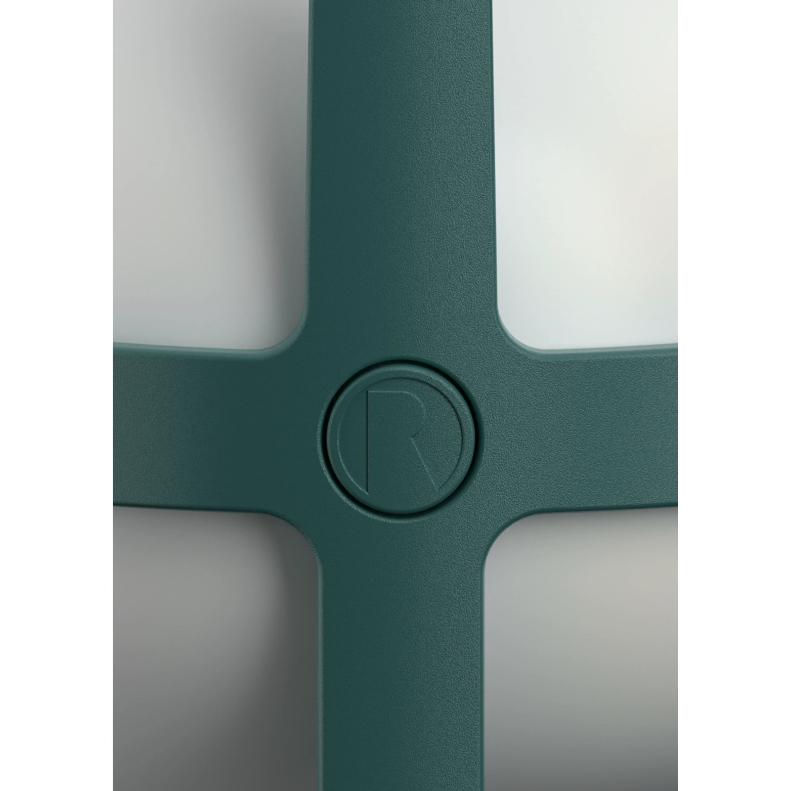 Soft Spot Solar Circular Wheat Light, 7.3" H x 4.7" W x 4.7" D, Forest Green