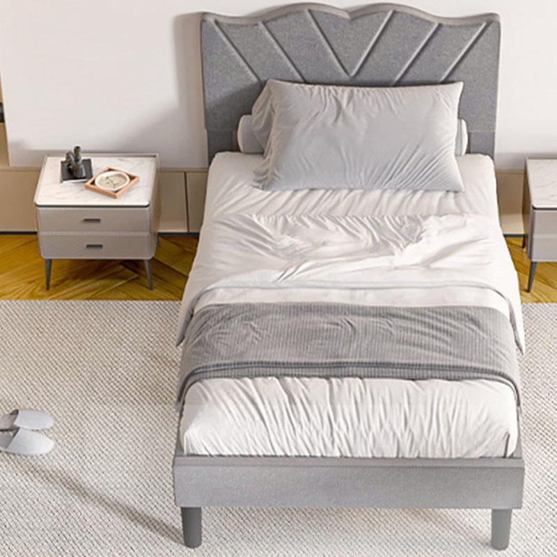 Lit plateforme en tissu d'ameublement