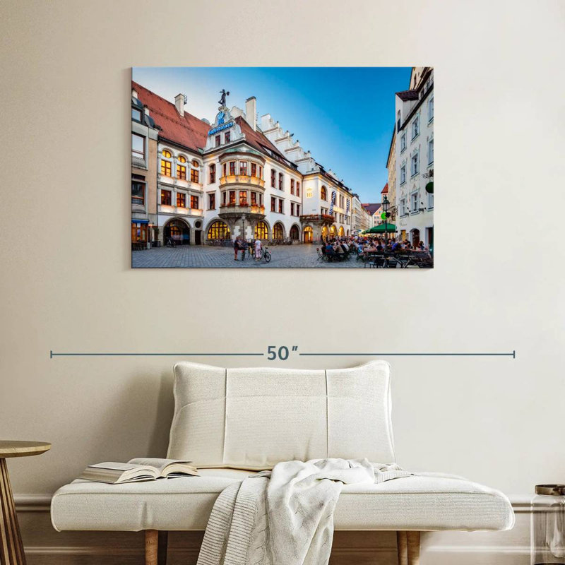 Nicci Hofbrauhaus Am Platzl, H 26 po x l 39 po