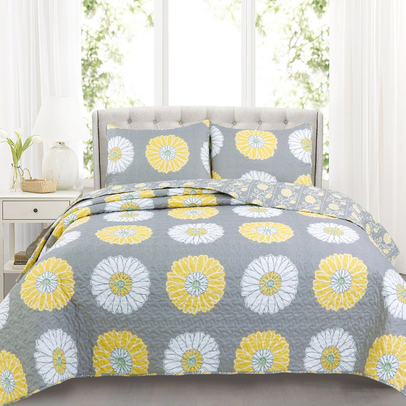 Anya Polyester Floral Quilt, Twin Quilt + 1 Sham
