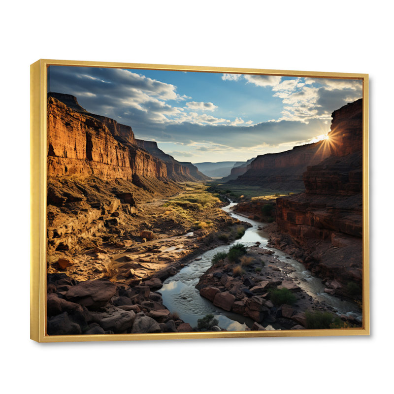 Canyon Canyon III sur toile, Cadre flottant doré, H 30 po x l 40 po x P 1,5 po