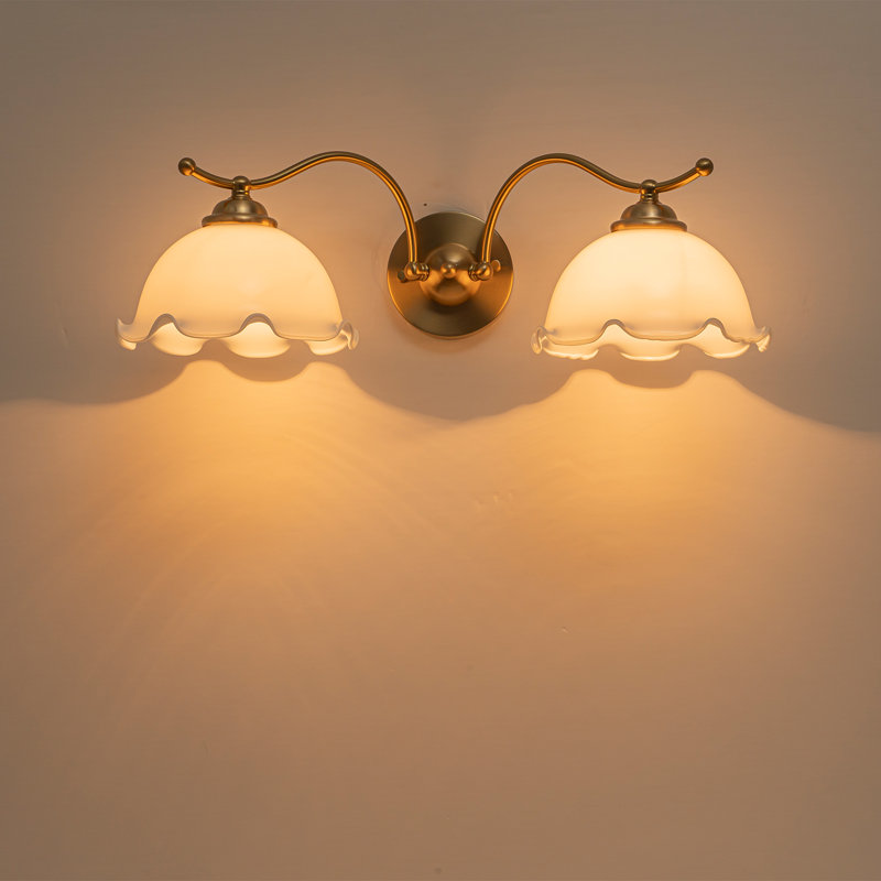Éclairage pour meuble-lavabo de salle de bain 2 lumières or 22,44 po avec abat-jour en verre fleur festonné, applique murale rétro française pour couloir de chambre à coucher miroir, répertorié ETL