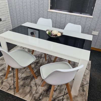 Ilwell 4 - Person Dining Set