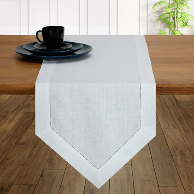 Chemin de table D'Moksha Homes