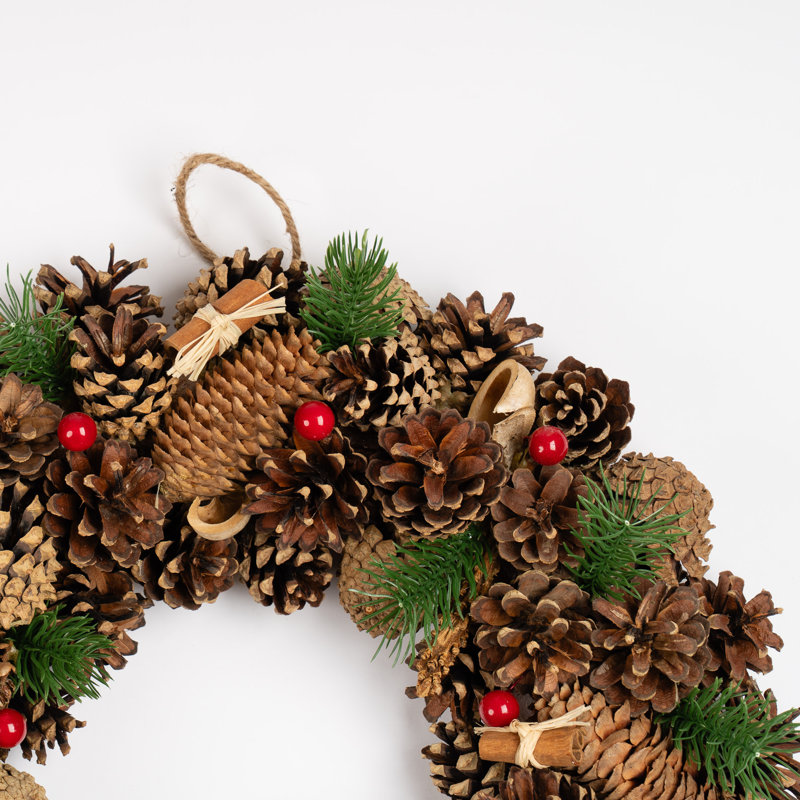 41cm Traditional Pinecone Wreath with berries