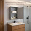 Meuble mural de salle de bain en MDF peint avec étagère, design peu encombrant pour les salles de bain compactes