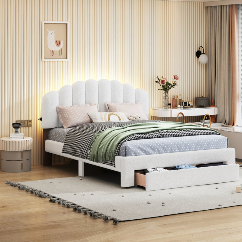 Grand lit plateforme tapissier Teddy