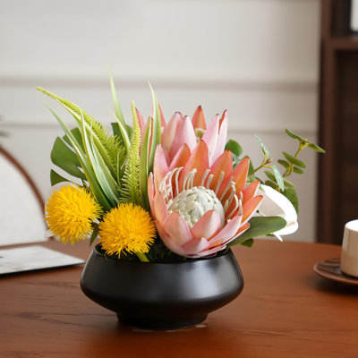 Ornements de fleurs simulées