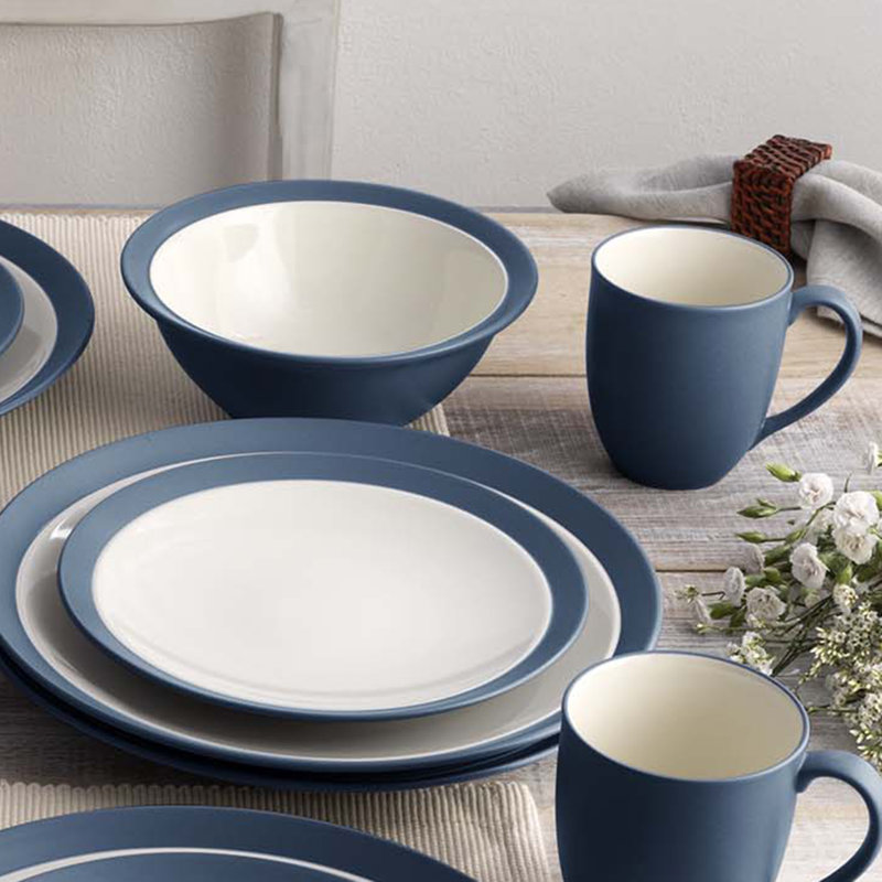 Noritake Colorwave 16-Piece Curve Dinnerware Set, Service for 4, Blue