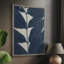 Reproduction encadrée de fleurs bleu marine pressées IV - bois massif-695071496