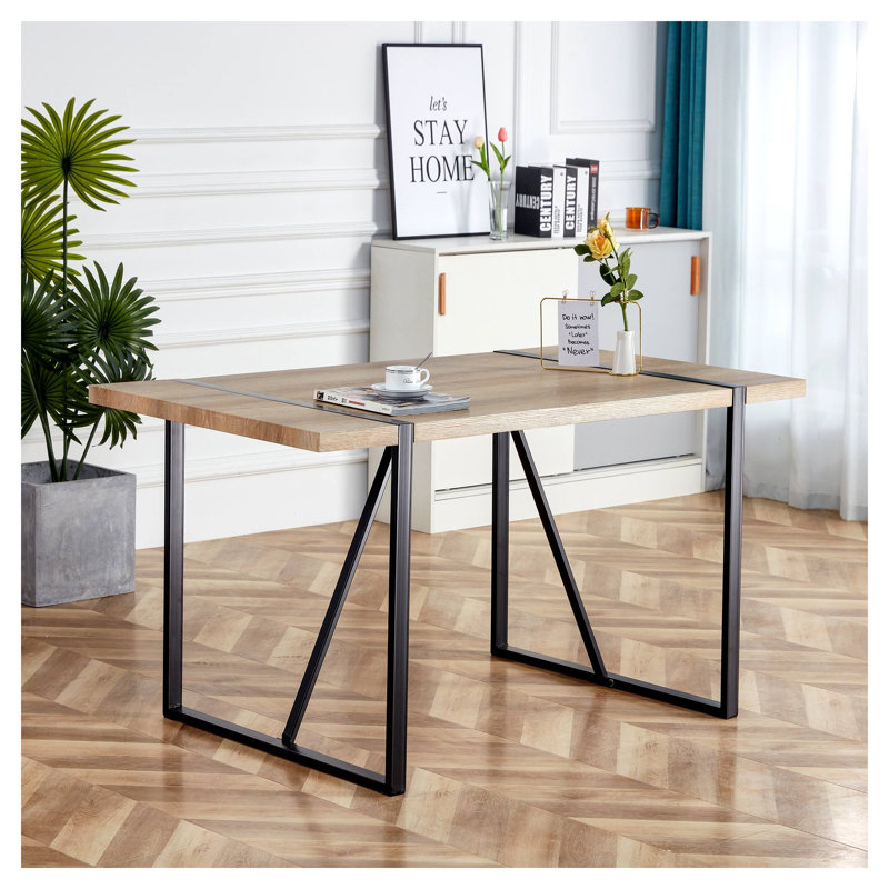 Table de salle à manger rustique industrielle pour 4 à 6 personnes, table de cuisine rectangulaire 55,1 "avec plateau en panneau de fibres à densité moyenne et pieds en métal noir