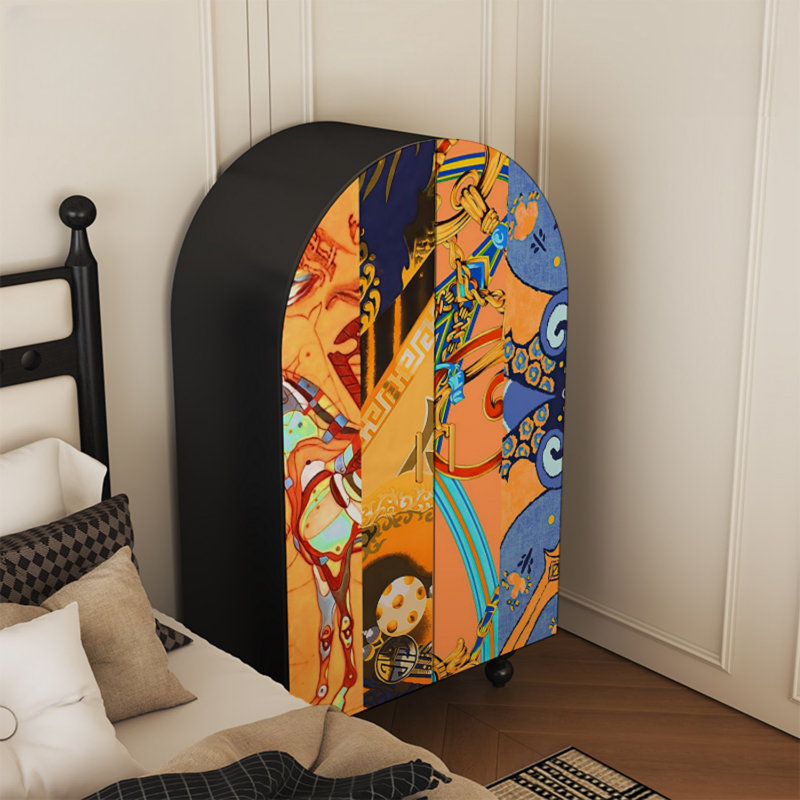 Armoire arquée avec tablettes et portes