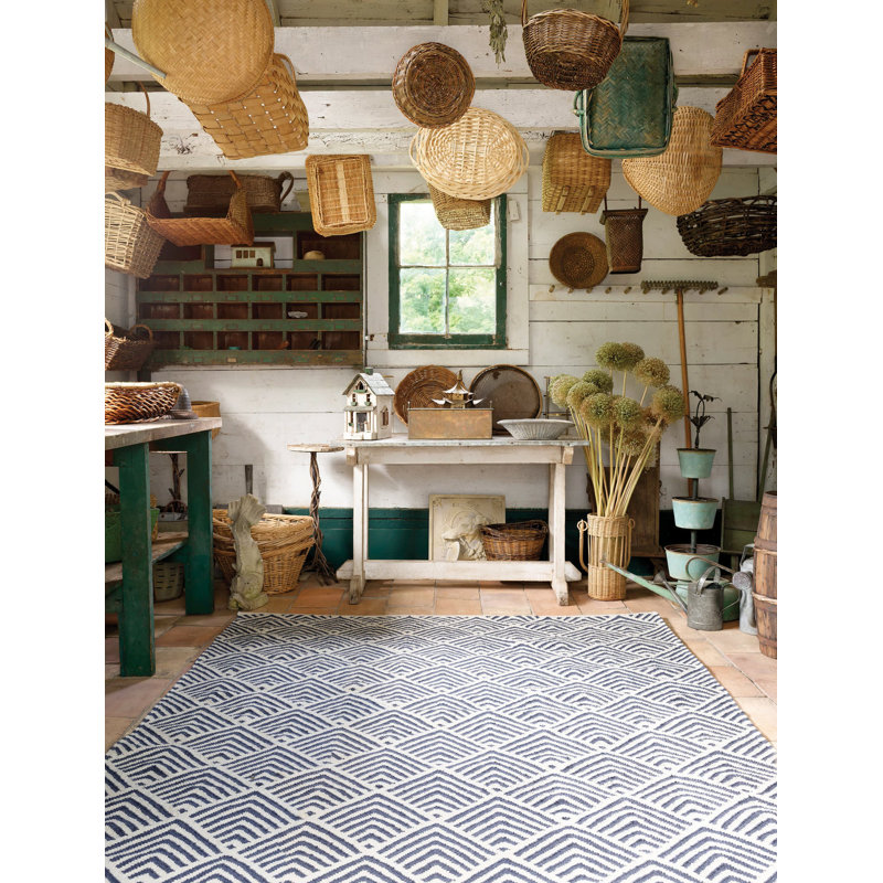 Tapis intérieur / extérieur bleu marine Cleo, Rectangle 7 pi 6 po x 9 pi 6 po