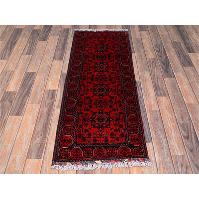 Tapis oriental rouge, cramoisi 1 pi 9 po x 5 pi, motif andkhoy afghan avec motif géométrique, laine douce et veloutée, court et étroit, noué à la main
