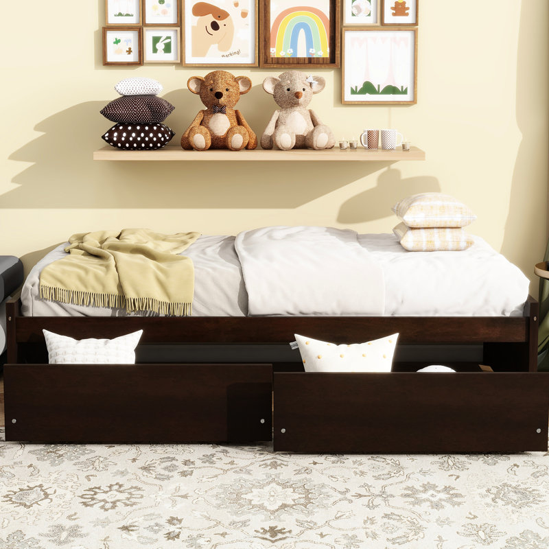 Lit simple avec 2 tiroirs, en bois d'hévéa, conception simple mais efficace, espace de rangement spacieux pour les tiroirs, structure de soutien du sommeil confortable, finition en bois massif, aspect et sensation modernes, roulettes de tiroir