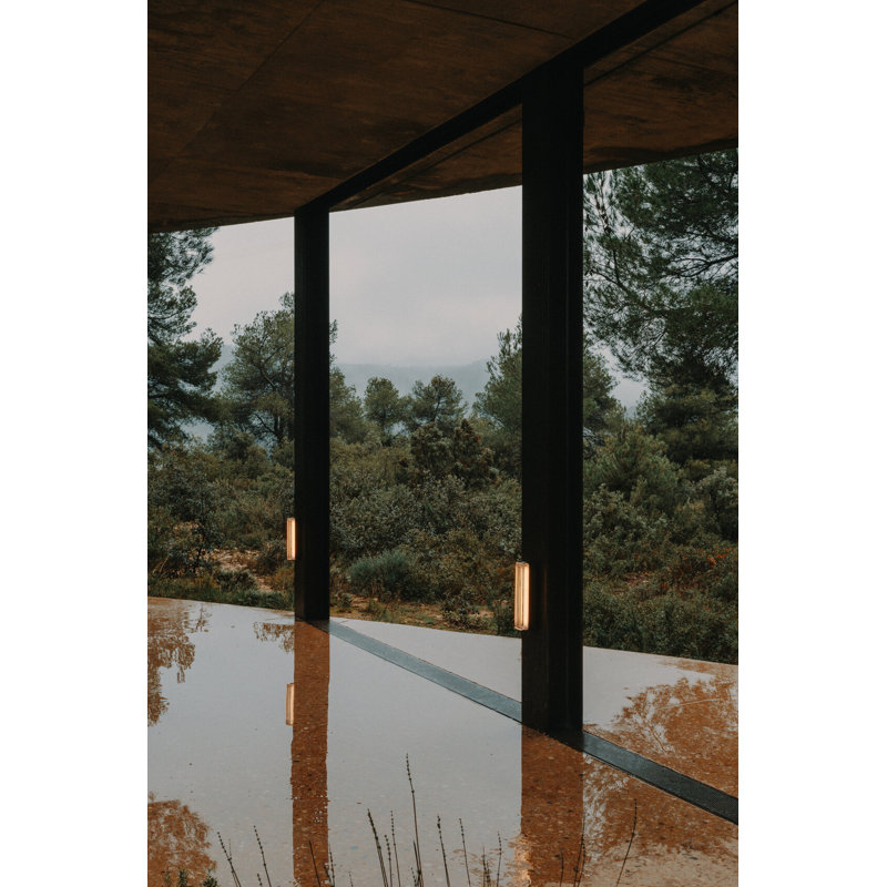 Estadio Singular, Texturized Black
