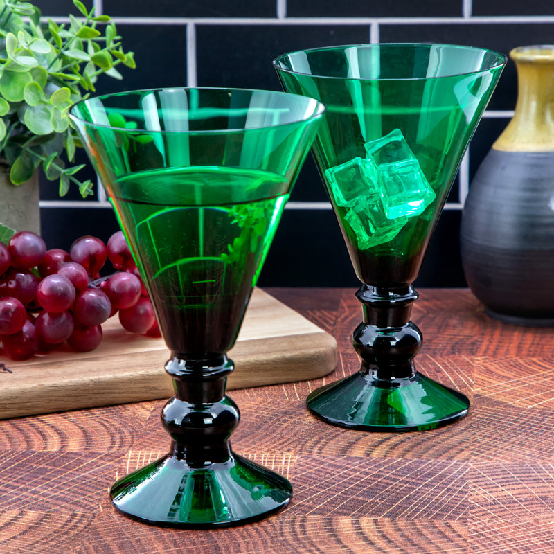 Ensemble de 4 verres à pied Martha Stewart de 284 ml (9,6 oz) faits à la main, de couleur verte.