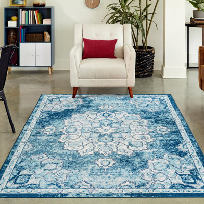 Tapis traditionnel de couleur bleu marine Troayurgh