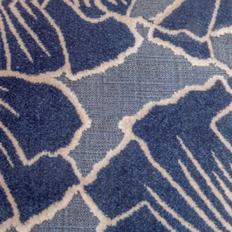 Fauteuil d'appoint contemporain sans accoudoirs Volia Capa en tissu imprimé, Blue/Indigo Botanical Floral