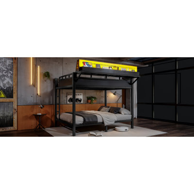 Grand lit superposé en métal avec tablettes de rangement et panneau perforé pour grand lit et grand lit, cadre de lit superposé avec ports USB et lumières DEL, peu encombrant, pour les adolescents et les adultes, noir
