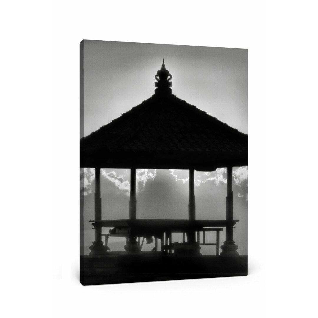 Leinwandbild Pagode in Bali im Sonnenuntergang