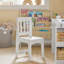 Ensemble de table et de chaises pour enfants 1 table 1 chaise avec tablettes de rangement et porte-rouleau de papier blanc C 31,5 po x P 19,7 po x H 23,6 po-2142901057