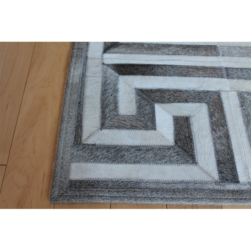 Area Cowhide Geometric Area Rug in Gray, Rectangle 4' x 6'