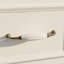 Îlot de 86 po blanc avec dessus en marbre, quatre portes et six tiroirs pour garde-robe