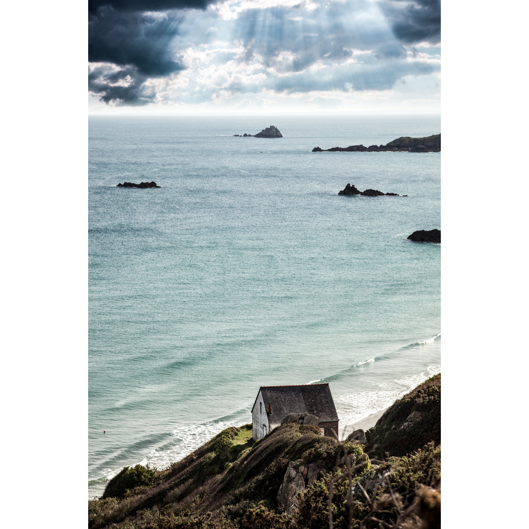 Abgelegener Strand in Frankreich