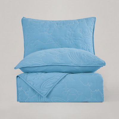 Solid Quilt Set With Star With Vibrant Embroidered Patterns