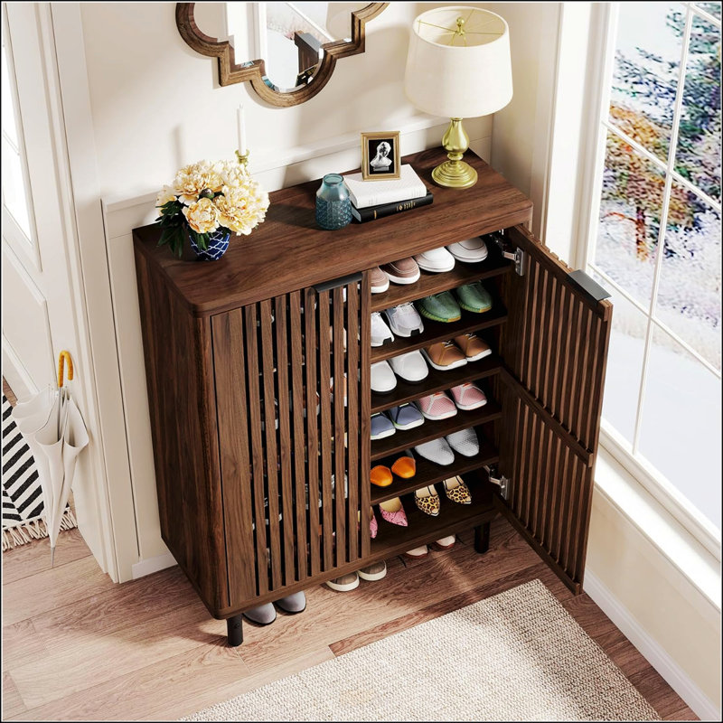 Armoire à chaussures moderne en bois à 6 niveaux avec portes à persiennes pour un rangement élégant et efficace, Noyer foncé
