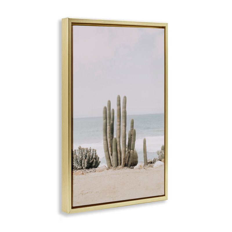 «Cactus on Beach Shore», toile flottante encadrée par Sissi et Seb, Cadre flottant métallique doré, H 31 po x l 21 po