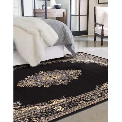 Tapis oriental noir Balthrop