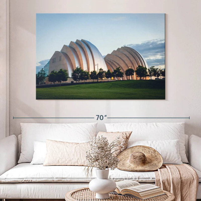 Nicci Performing Arts Center, Kansas, H 34 po x l 51 po