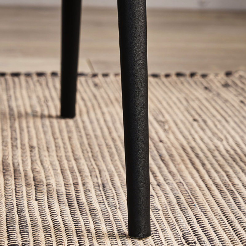 Chaises de salle à manger noires, dossier à 2 broches, polypropylène pour un espace tendance en polypropylène de style 2, décor de pièce arrière