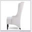 Chaise de salle à manger avec de magnifiques cadres à oreilles