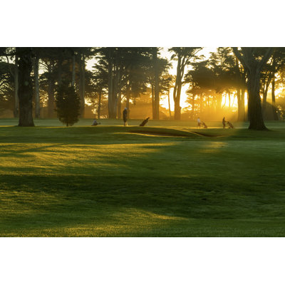 Sunrise in Misty Galf Course par Spondylolitesis