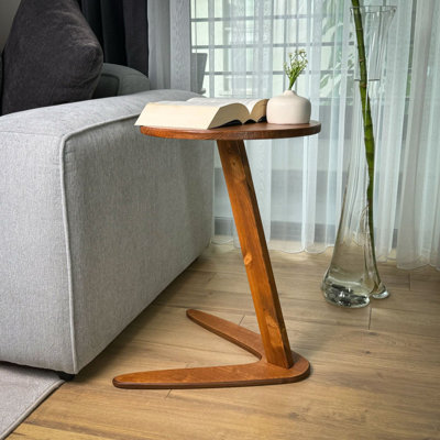 Table de bout en bois massif faite à la main en forme de C (grande, châtaignier)