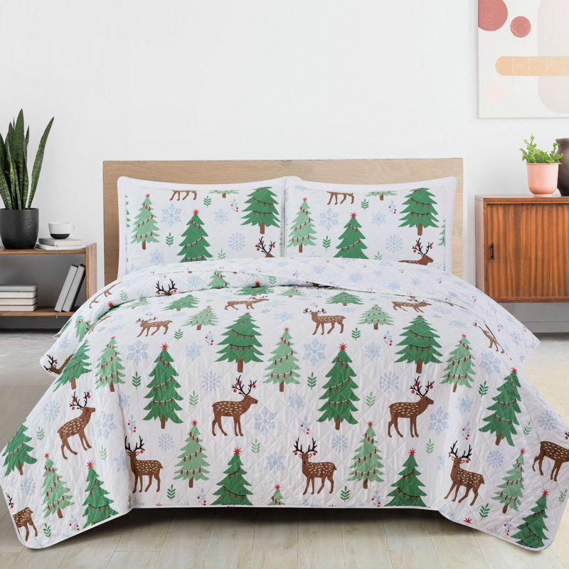 Cheerful Holiday Deer / Trees / Snow Reversible Quilt Set with Shams, King / California King Quilt + 2 King Shams