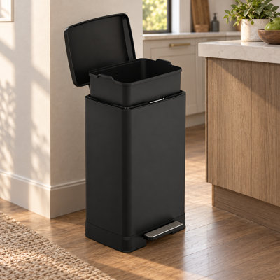 Poubelle à pédale noire de 55 litres (14,55 gallons) avec couvercle à fermeture douce, seau intérieur et roues amovibles pour la maison
