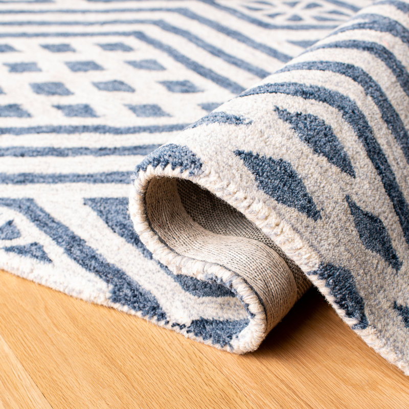 Roswell Hand Tufted Wool/Cotton Southwestern Rug in Ivory/Navy, Rectangle 2'6" x 4'