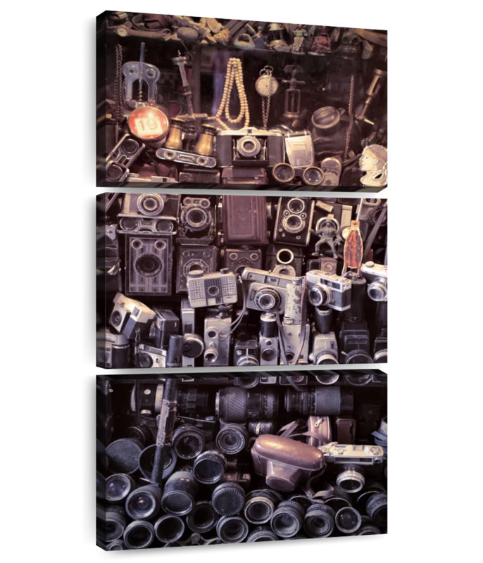 Vieil appareil photo, H 52 po x l 24 po