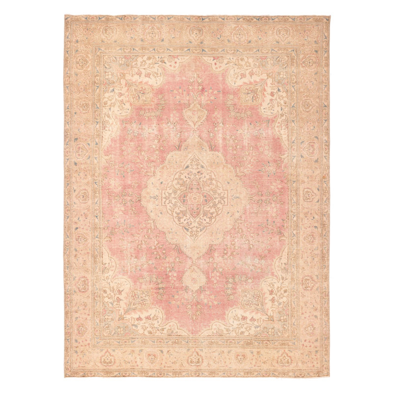 Tapis rose Antalya 9 pi 6 po x 12 pi 6 po