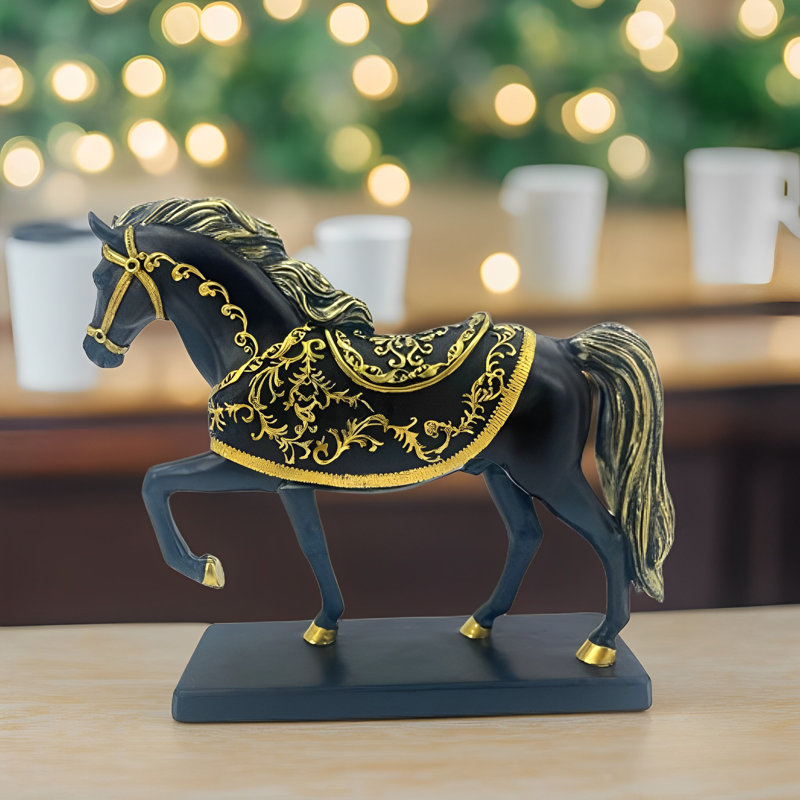 Figurine cheval noir 9,5 "avec selle royale