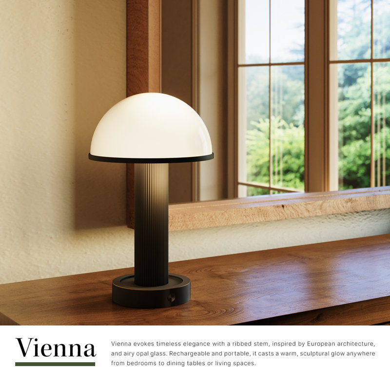 Vienna 9-in Black dimmable LED Table Lamp, Vintage Brass