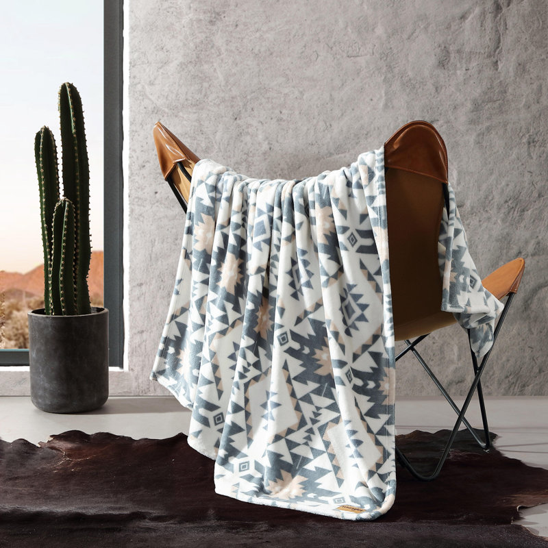 Wrangler Fleece Throw, Dakota Grey Geometric