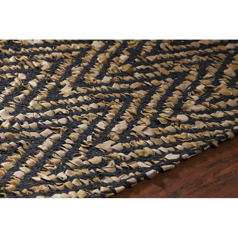 Tapis doré/noir tissé à la main Salley, 5 pi x 7 pi 6 po