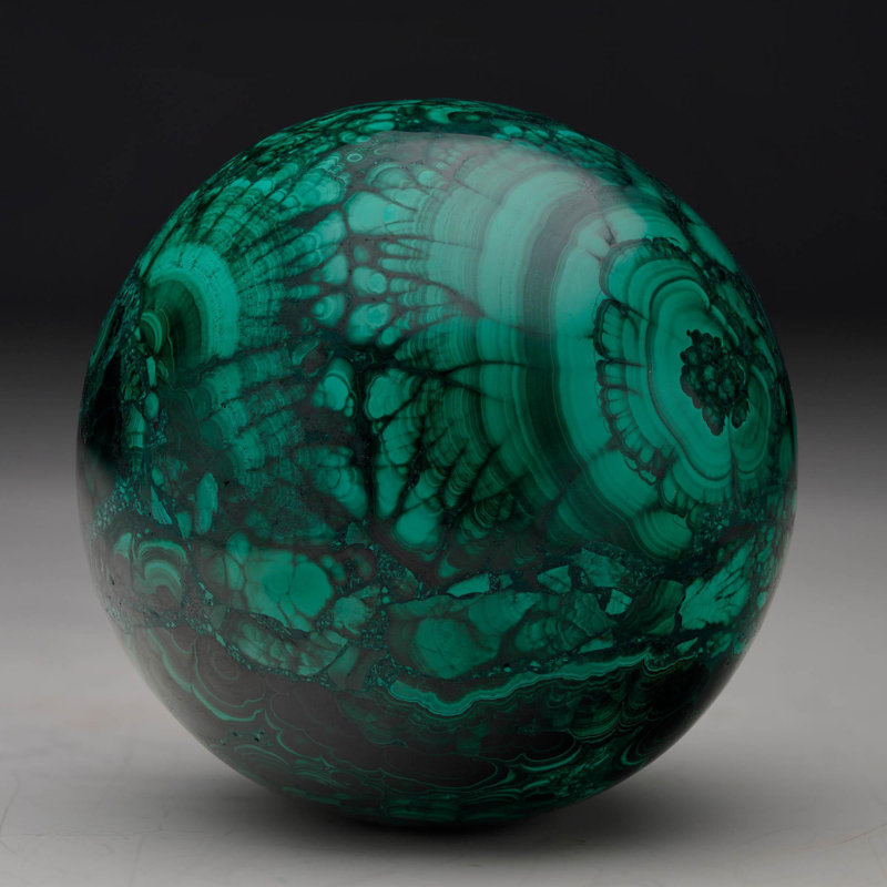Sphère de malachite polie à la main de 3 po de diamètre